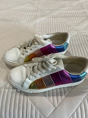 Girls' White Lace-Up Sneakers with Metallic Rainbow Panels